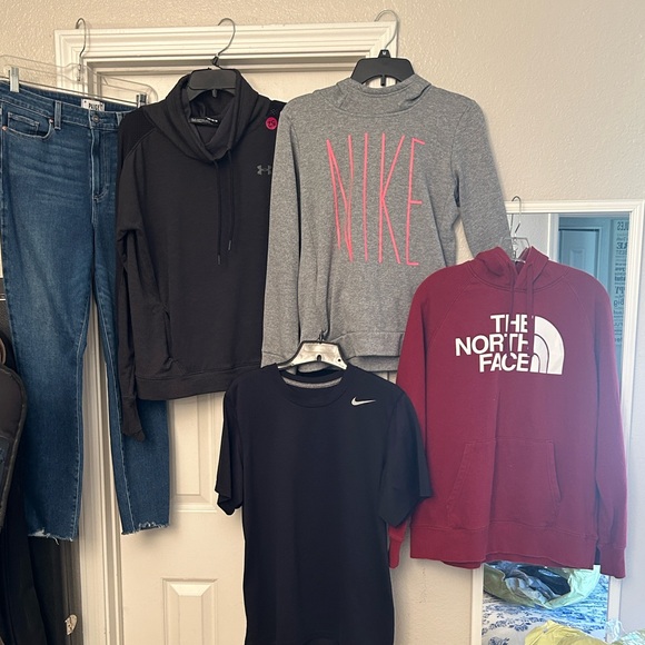 @closethysteria bundle. Nike Gray Sweatshirt with Pink Logo - Picture 1 of 2